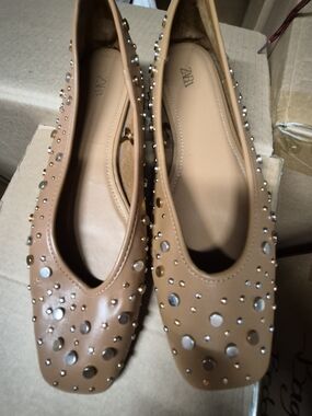 Zara Women's Tan Studded Leather Ballet Flats
